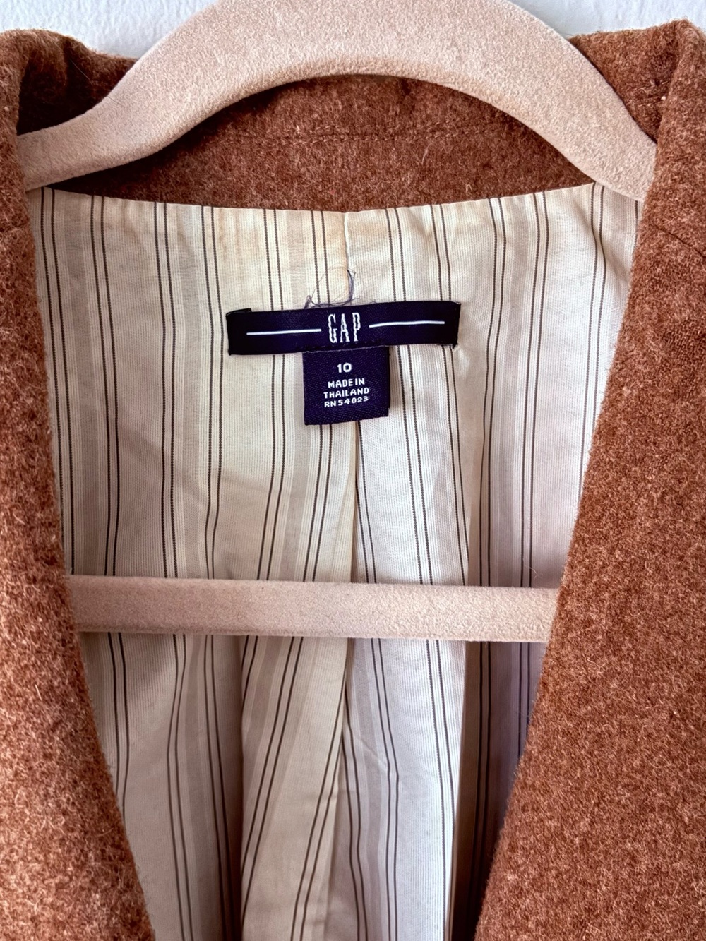 Gap women’s wool blazer— Casual Everyday Comfort - Picture 5 of 5